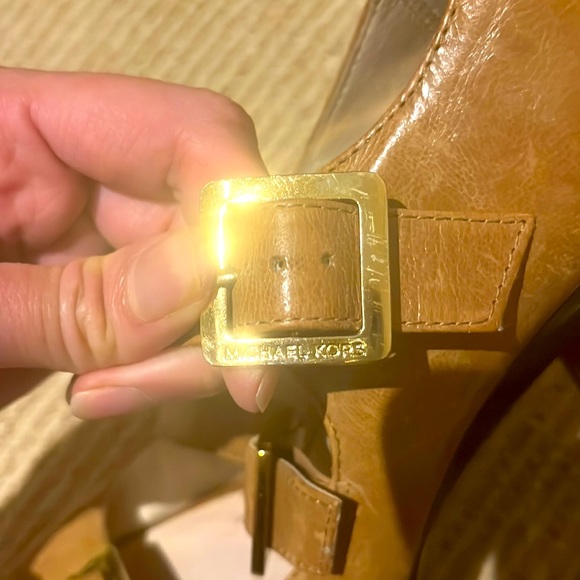 MICHAEL MICHAEL KORS Leather Triple-Buckle Heels, Tan + Gold, 8.5 — GUC - Picture 6 of 11